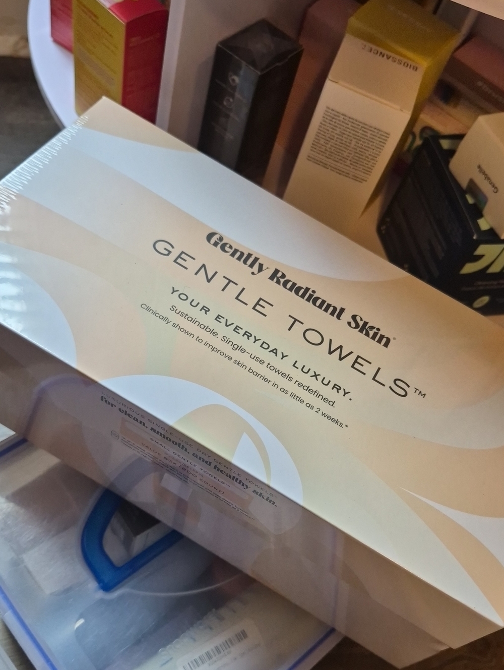 Lux Gentle Towels Box 200 Count New